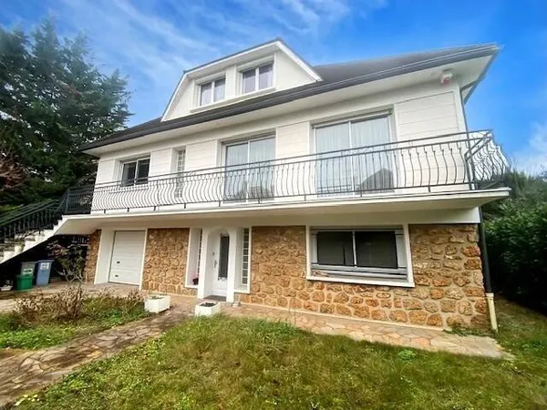 Maison 8 pièces 232 m²