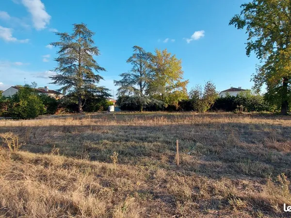 Terrain 620 m² BEAUZELLE