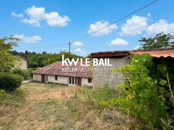 Maison avec potentiel d'agrandissement sur plus de 7 350 m² d