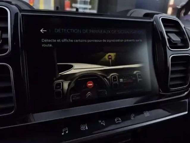 Citroën C5 Aircross hybrid 225 ë-eat8 business + — photo 18