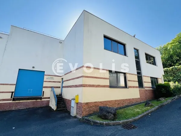 QUAI DE DECHARGEMENT - 518 m² non divisibles
