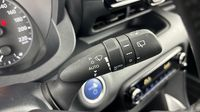 Toyota Yaris 116h Dynamic 5p MY22 — photo 25