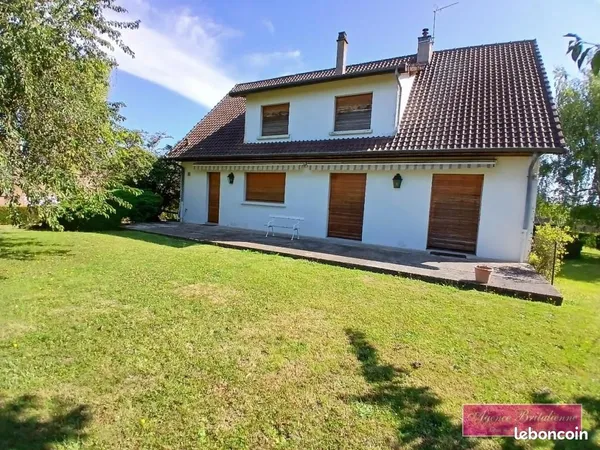 Pavillon 10 pièces 198 m²