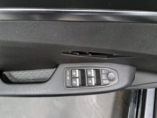 Renault Megane e-tech ev60 220 ch super charge — photo 28