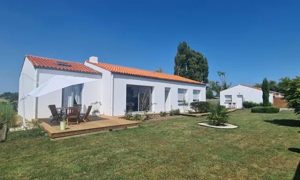 MAISON 4 CHAMBRES TERRAIN 1400M2