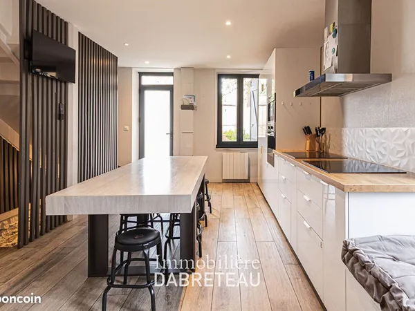 Maison 9 pièces 148 m²