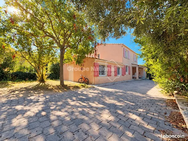 Villa 6 pièces 160 m²