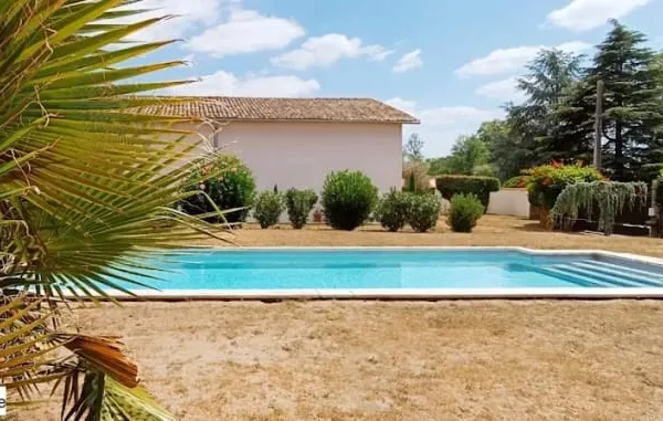 Maison 8 pièces 230 m²