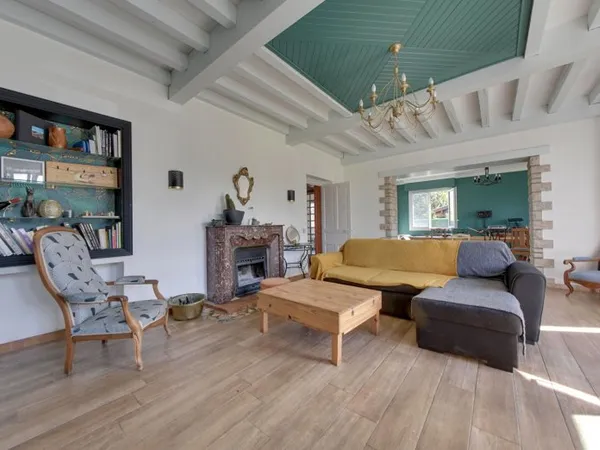 MAGESCQ. Maison de caractère 257 m² .Terrain 1 565 m²