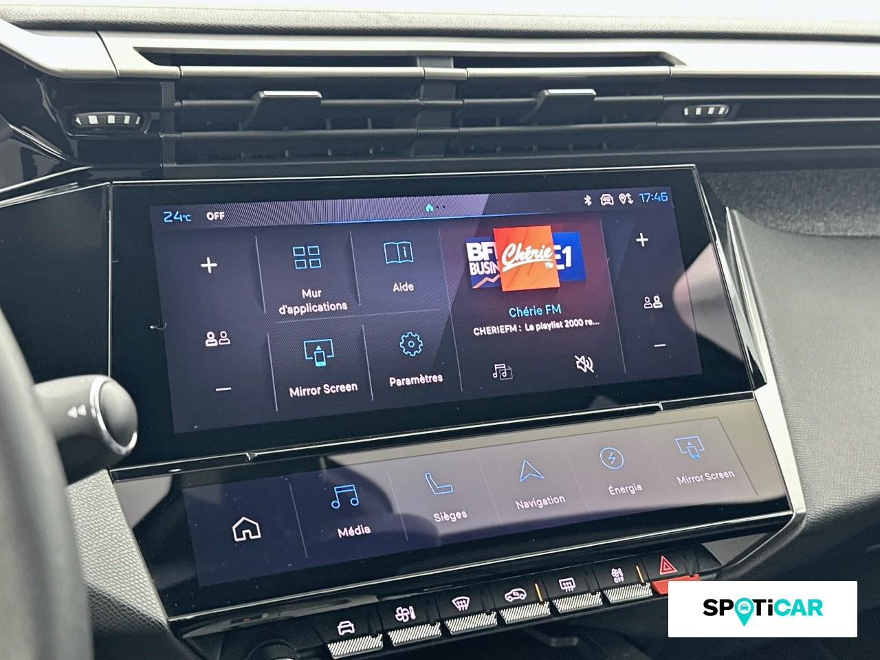 Peugeot 408 phev 225ch allure pack e-eat8 — photo 13