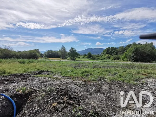 Terrain 730 m²