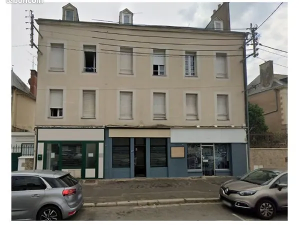 Local 21 m² LAVAL