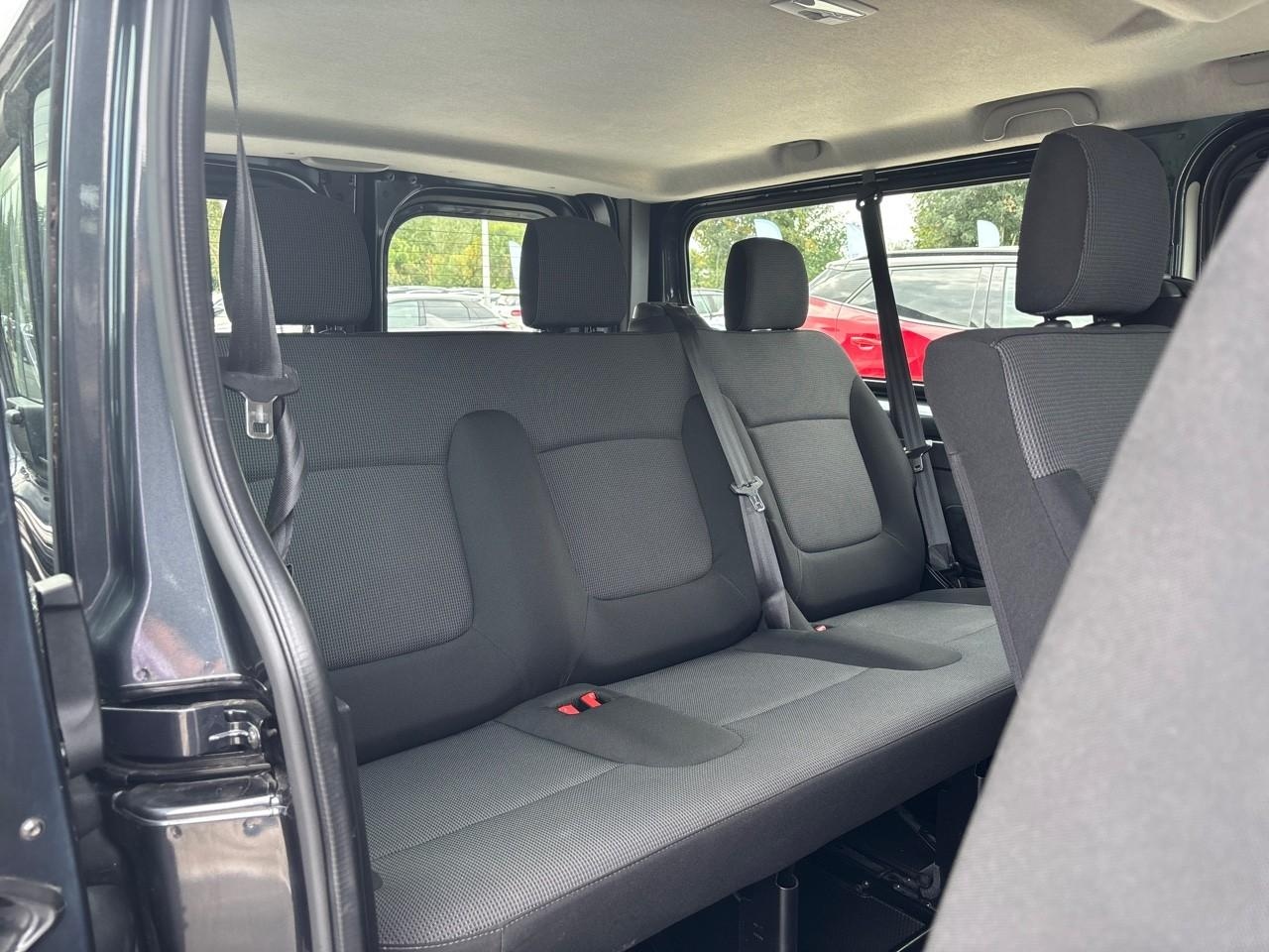 Renault Trafic l2 2.0 blue dci 150ch s&s zen 8 places — photo 12