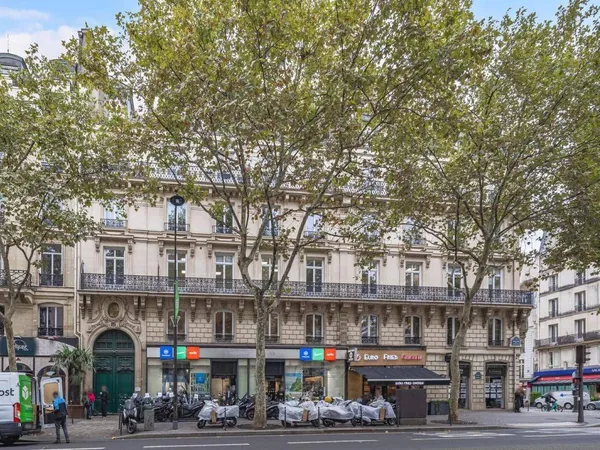 Bureau 275 m²