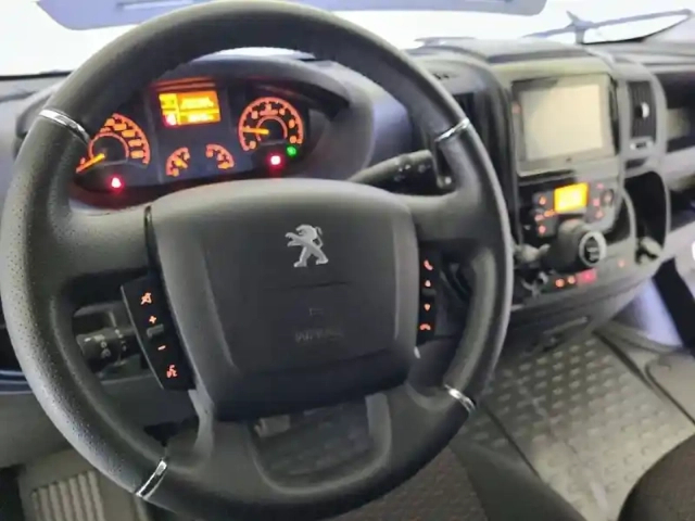 Peugeot Boxer fourgon tole 3.0 t l2h2 120 s&amp;s bvm6 — photo 4