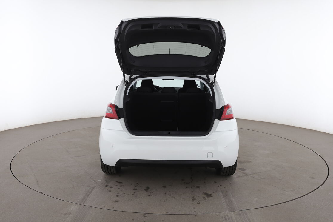 Peugeot 308 1.2 PureTech Allure — photo 15
