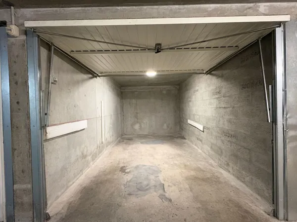 Parking 14 m²