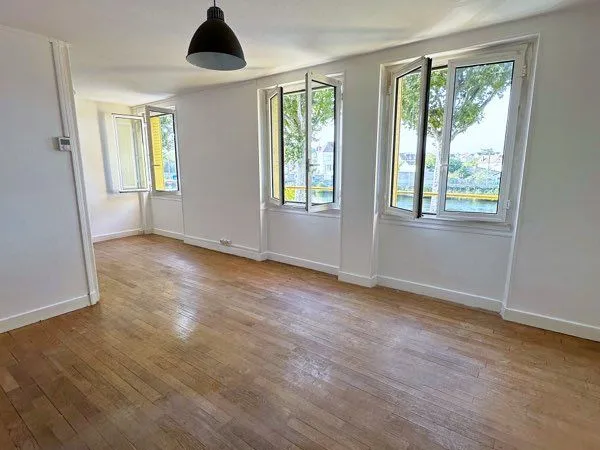 Appartement 74 m² - vue sur le Cher - 3 chambres- garage + cave - 640 CC