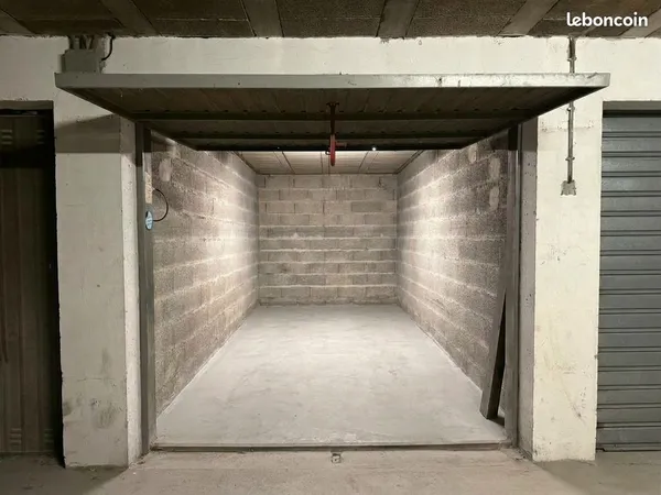 Garage - Box fermé à vendre - Dromel - 13m2
