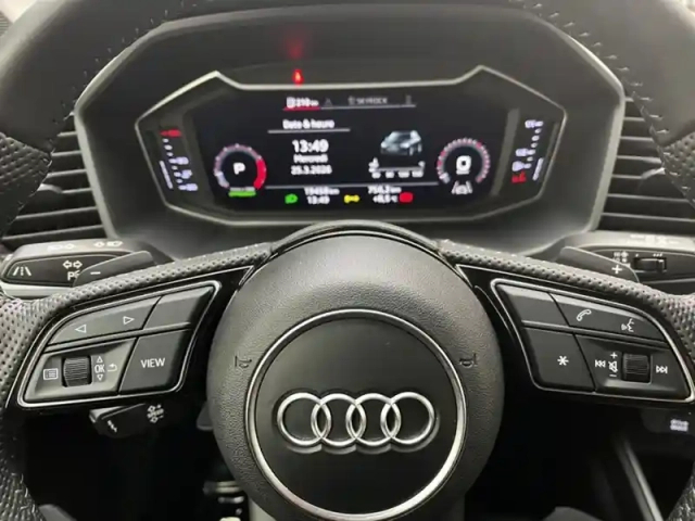 Audi A1 35 tfsi s line 1.5 150 ch s-tronic7 — photo 14