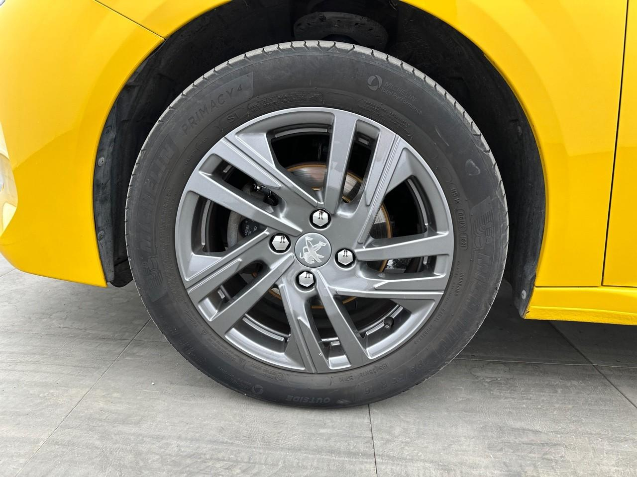 Peugeot 208 puretech 75 s&s bvm5 style — photo 14
