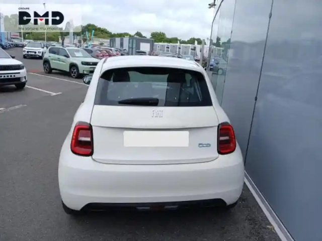 Fiat 500 e 95ch action plus — photo 11