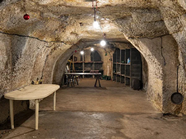 Cave troglodyte  centre ville