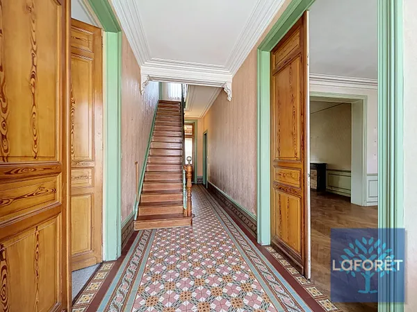 Maison 8 pièces 262 m²