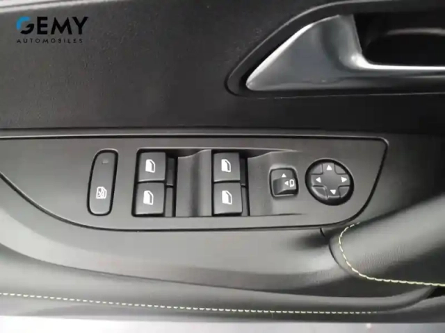 Peugeot 2008 puretech 130 s&amp;s eat8 — photo 12