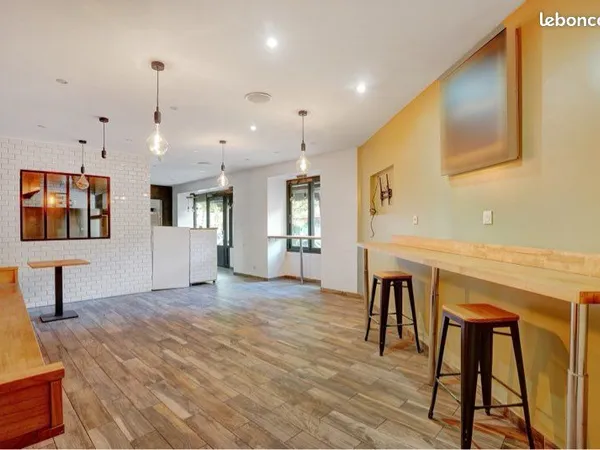 LOCAL COMMERCIAL + APPARTEMENT 2 PIÈCES - ARCUEIL - LA VACHE NOIRE - RER - 399 000 Belle opportunité