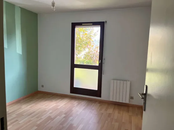 Bureau et espace de travail Location Saint-Grégoire 892€