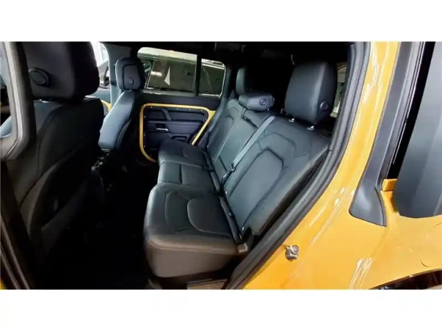 Land Rover Defender 110 p300e awd auto — photo 60