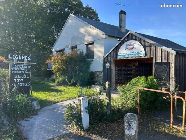 Saint-Sébastien-de-Morsent - Maison, chalet commercial et point de vente avec distributeur - 325 000
