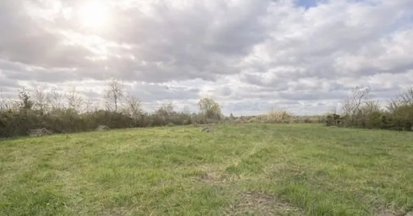 Terrain 1044 m²