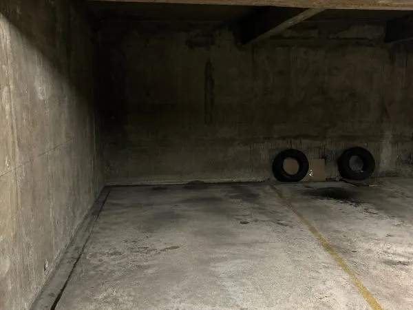 Emplacement de parking au premier sous-sol