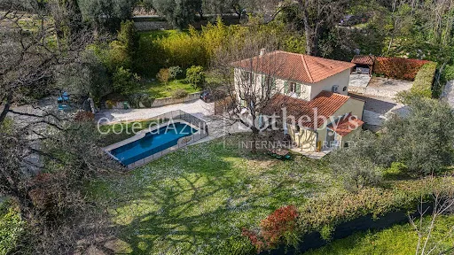 Villa 7 pièces 162 m²