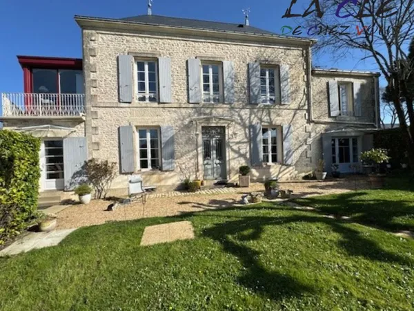 Maison 8 pièces 145 m²