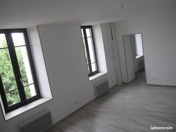 APPARTEMENT COMMUNAL , Non meublé, 80m², 5 pièces, classe énergie D