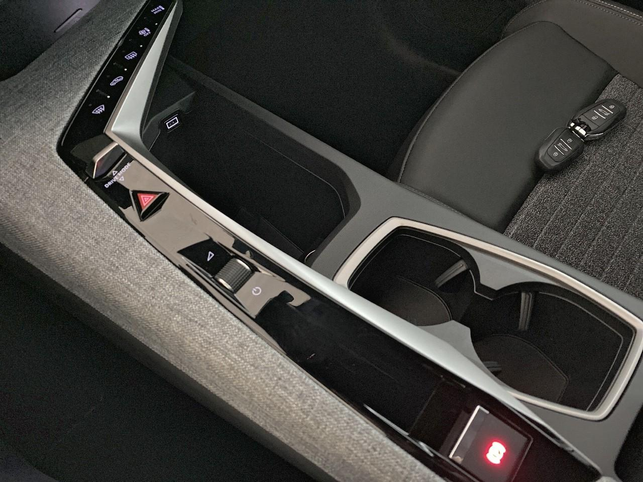 Peugeot 3008 hybrid 145 e-dcs6 allure — photo 18