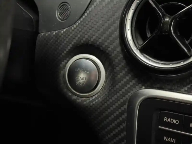 Mercedes Gla 180 intuition — photo 16