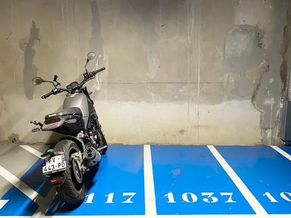Place parking moto