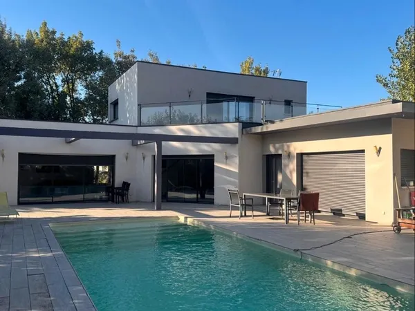 Villa 4 chambres avec Piscine et Rooftop - Gratentour