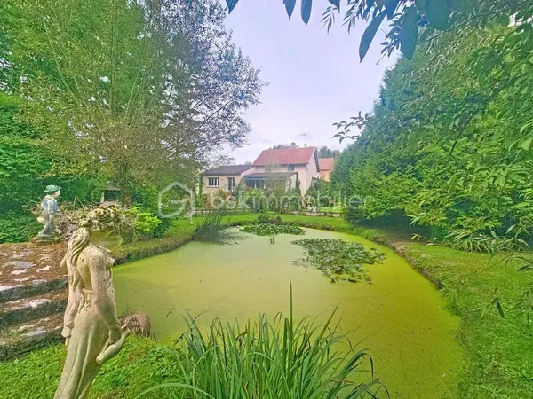 Maison de caractère  266 m²  6 chambres  Jardin