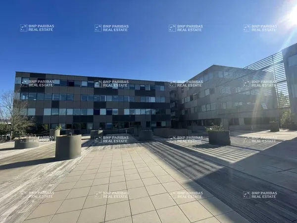 Bureaux 675 m²