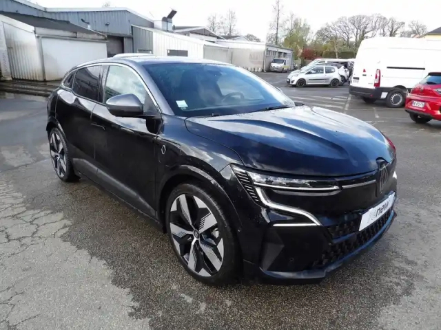 Renault Megane e-tech ev60 220 ch super charge — photo 5