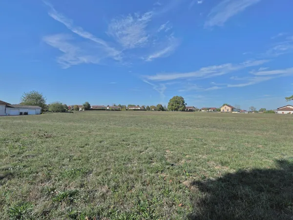 Terrain à bâtir, idéal promoteur- surface 22 762m²