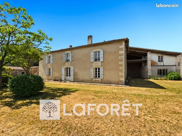 Propriété 6 pièces 245 m²