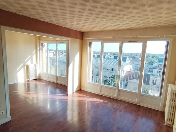 VINCENNES- 2 PIÈCES 44,88 m2 - BALCON PLEIN SUD - VUE BOIS - STATIONNEMENT FACILE