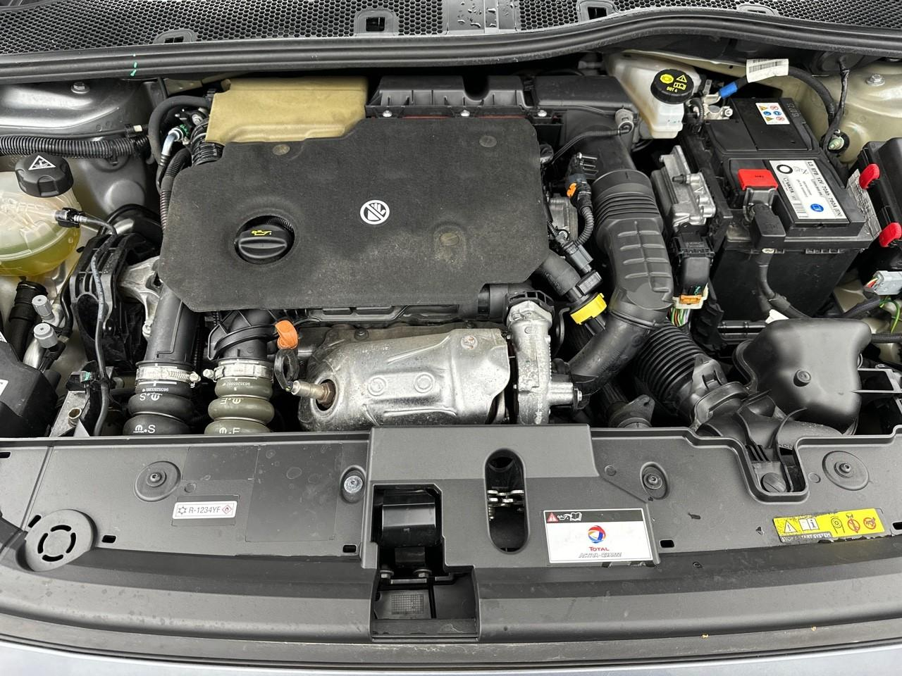 Peugeot 208 bluehdi 100 s&s bvm6 gt — photo 13