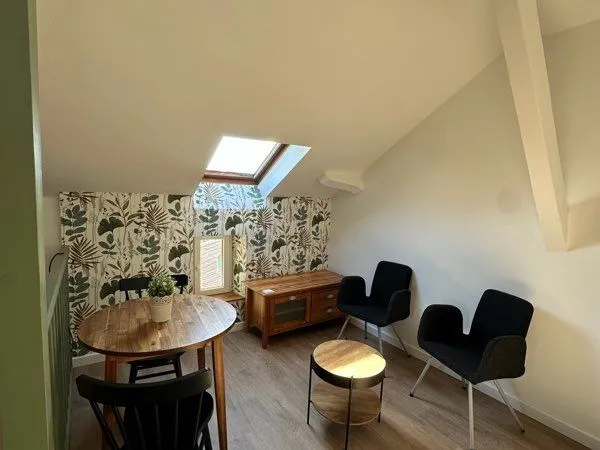 Studio meublé à louer : 600 euros